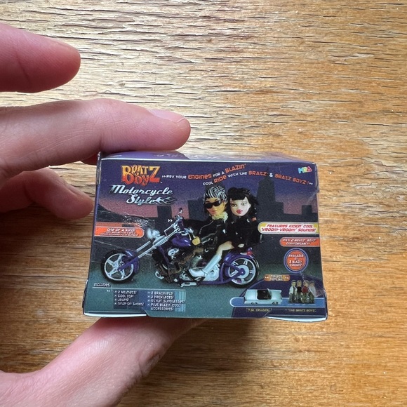 MINI BRATZ BUNDLE! Mini Flashbacks MGA Miniverse
Bratz Boyz Koby and Motorcycle - Picture 3 of 5